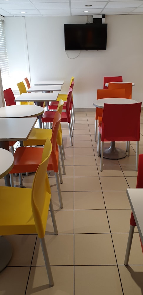Premiere Classe Besancon - Ecole Valentin 34/50