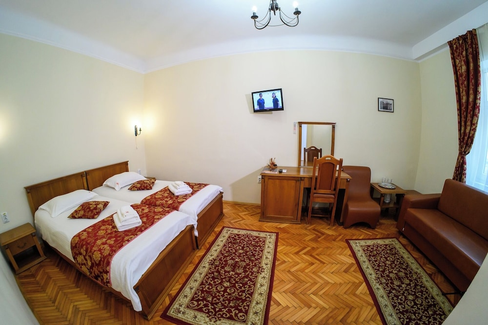 Hotel Transilvania 7/28