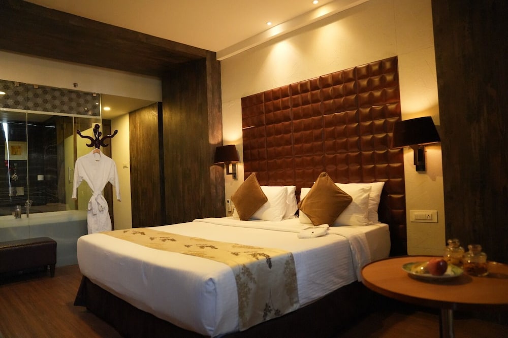 Regenta Central Hotel & Convention Centre Nagpur 8/26