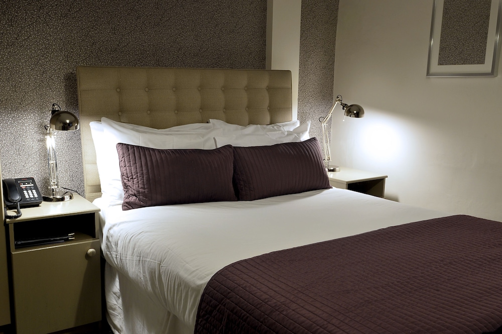 Dobbins Inn 24/39