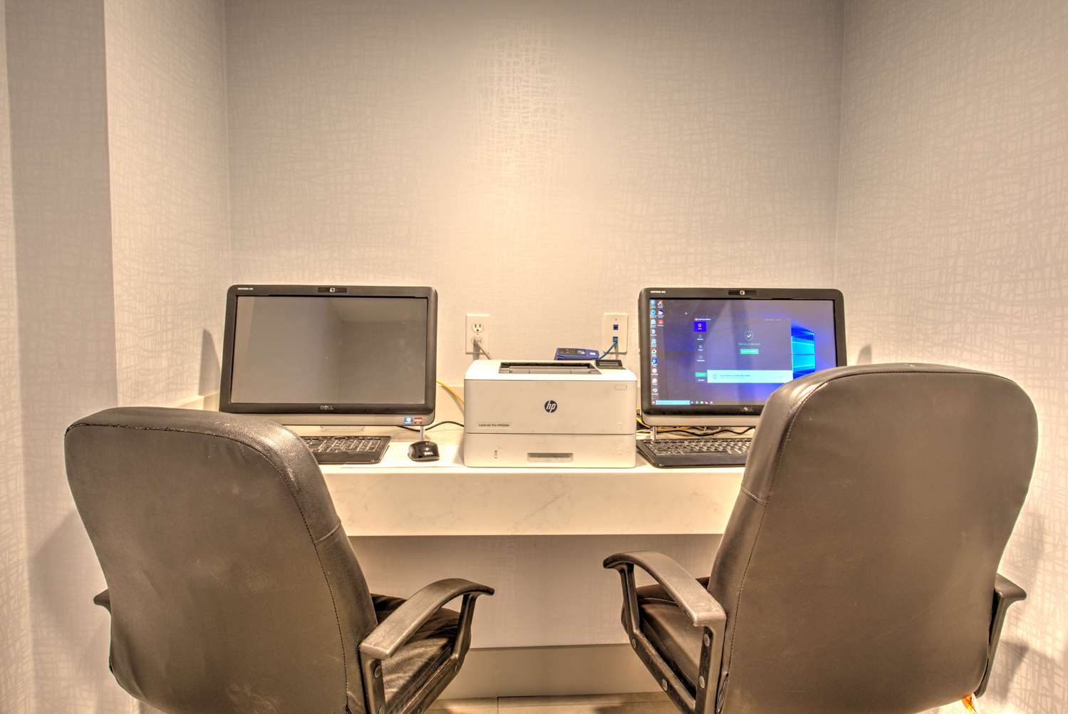 Best Western Plus Media Center Inn & Suites 26/28