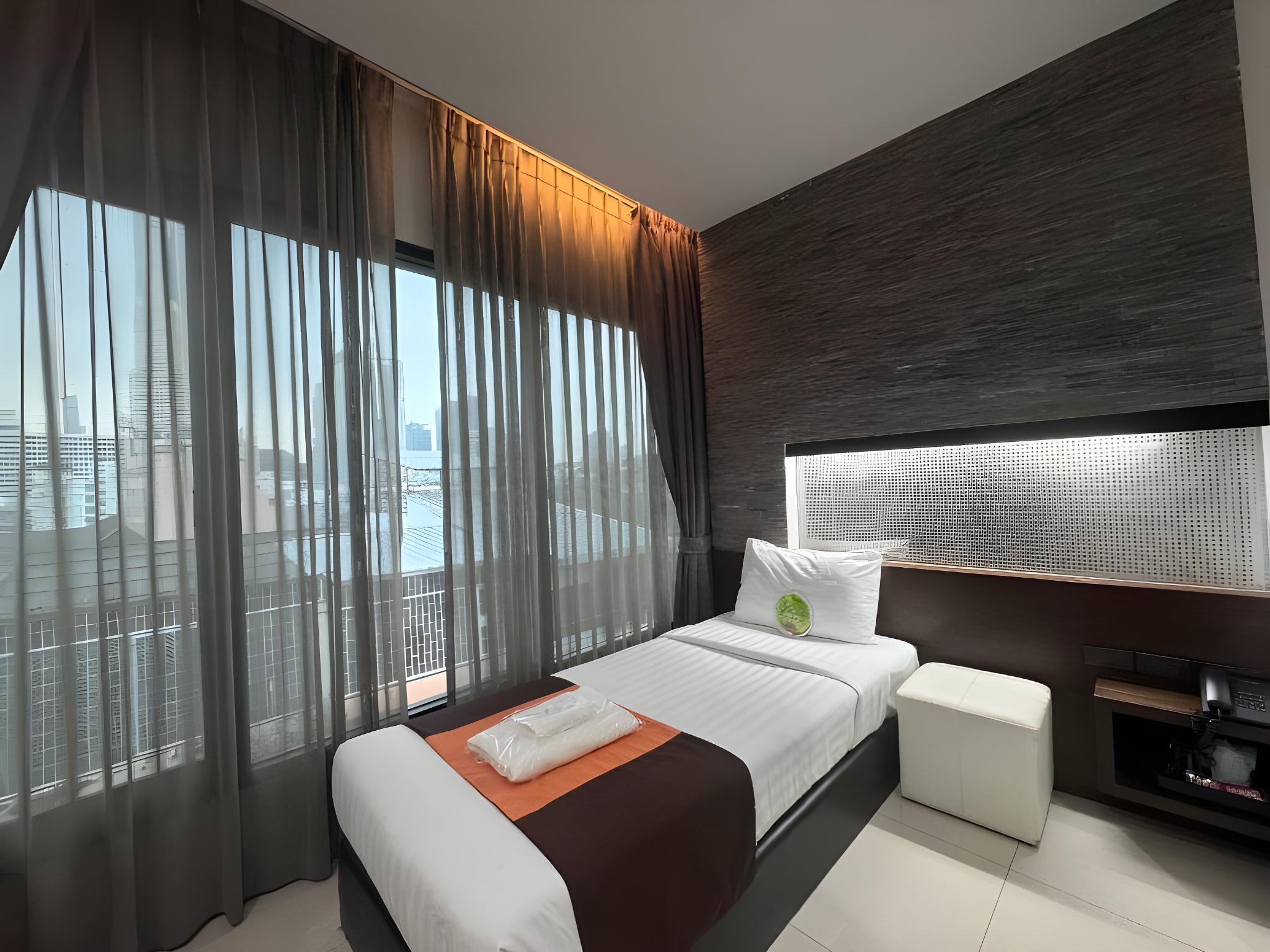 Room, Single Bed