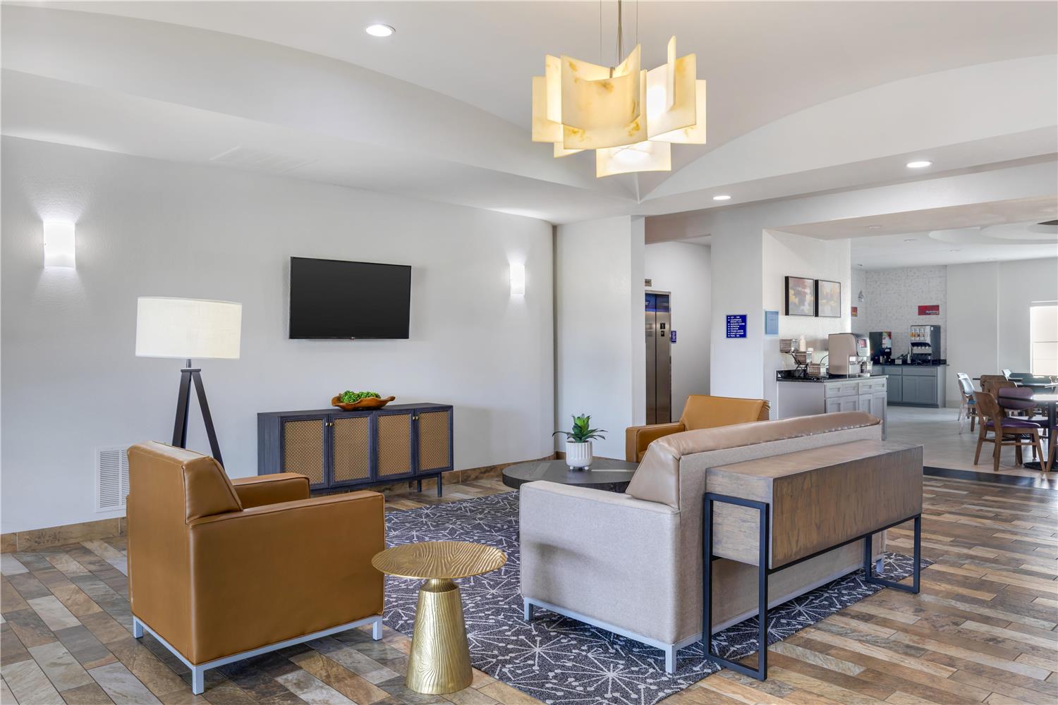 Best Western Plus Fort Worth Forest Hill Inn and Suites 17/34