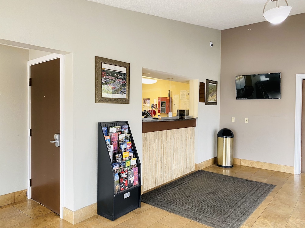 Travelodge by Wyndham Laurel 13/59