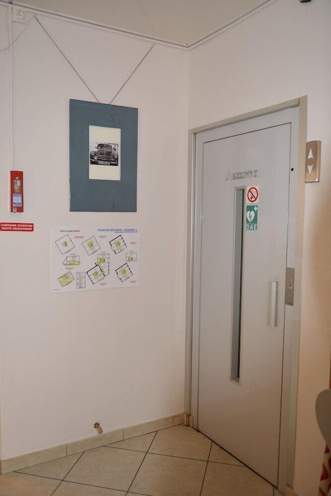 HOTEL COLISEE VERDUN 27/50