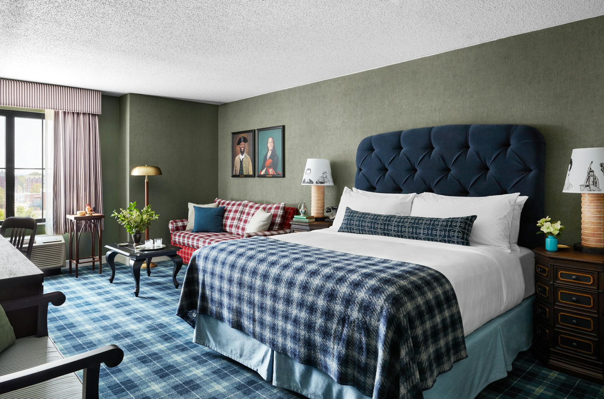 Graduate, King Bed, Large