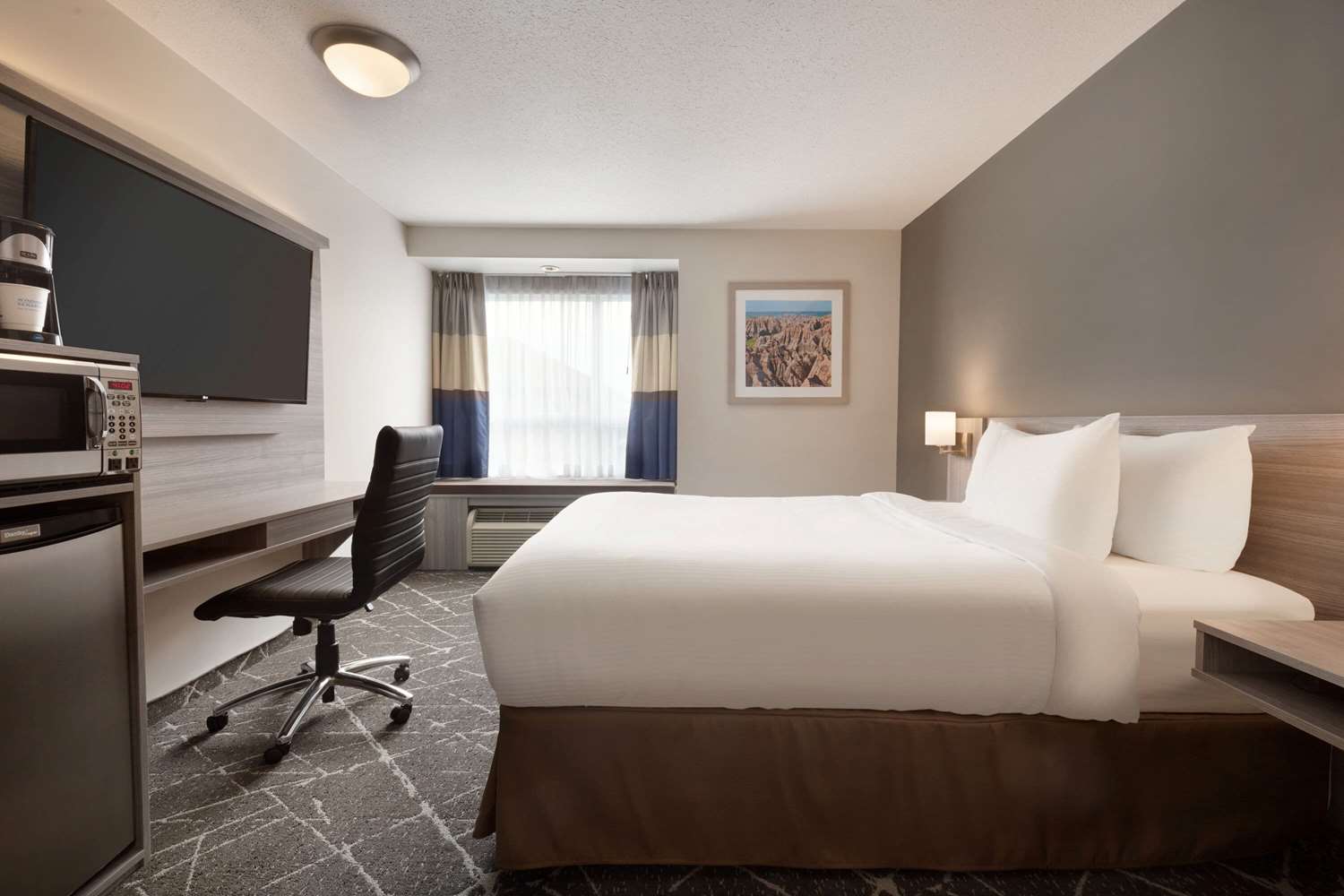 Microtel Inn And Suites By Wyndham Lloydminster 5/25