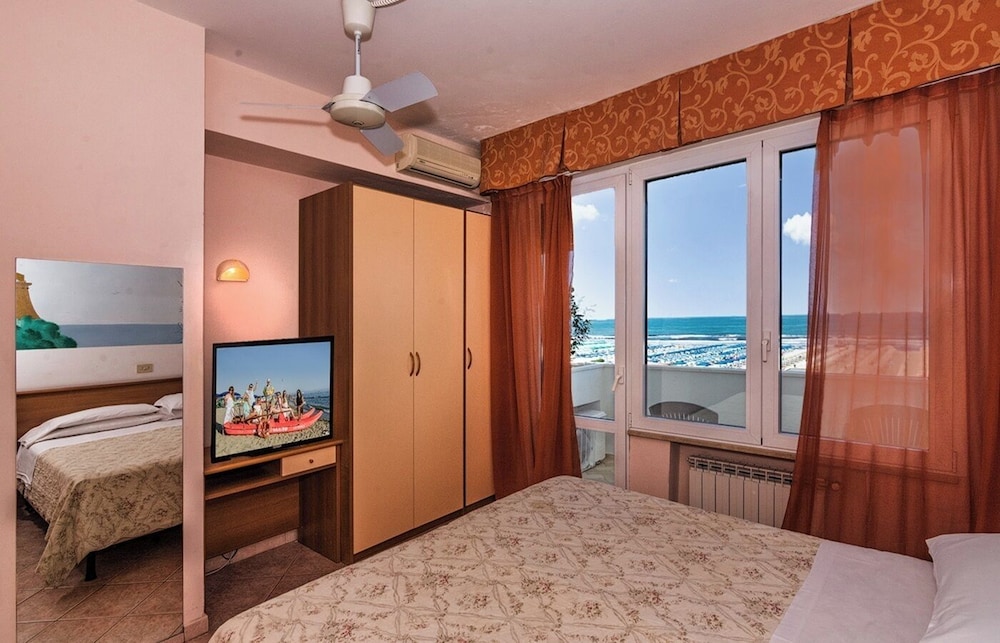 Hotel Ambasciatori 43/62