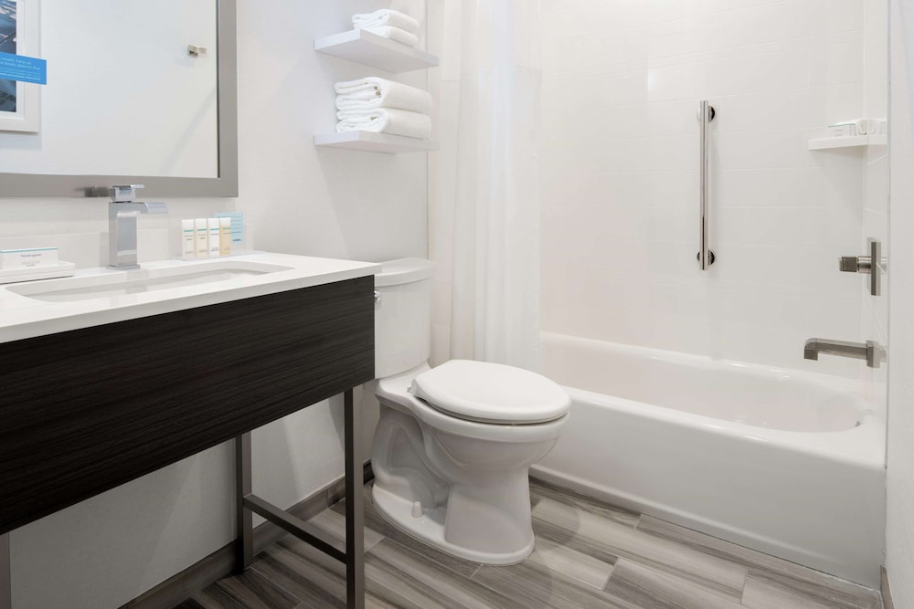 Hampton Inn Petaluma Ca 15/39