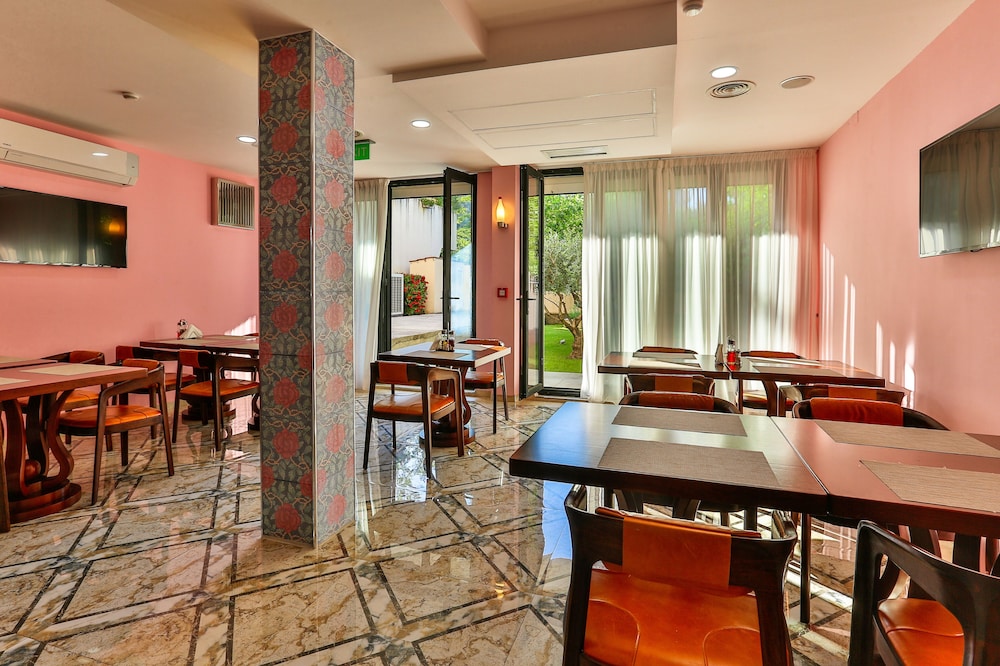 Hotel Premier 62/71