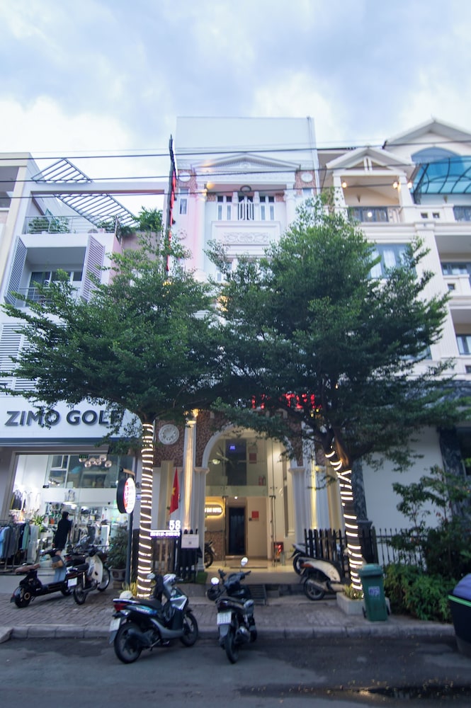 Bin Bin Hotel 3 9/50
