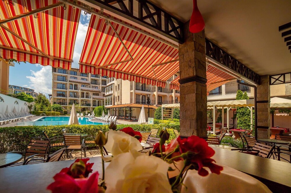 Aparthotel Rose Village 55/65