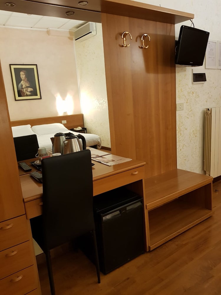 Hotel Julia 58/66
