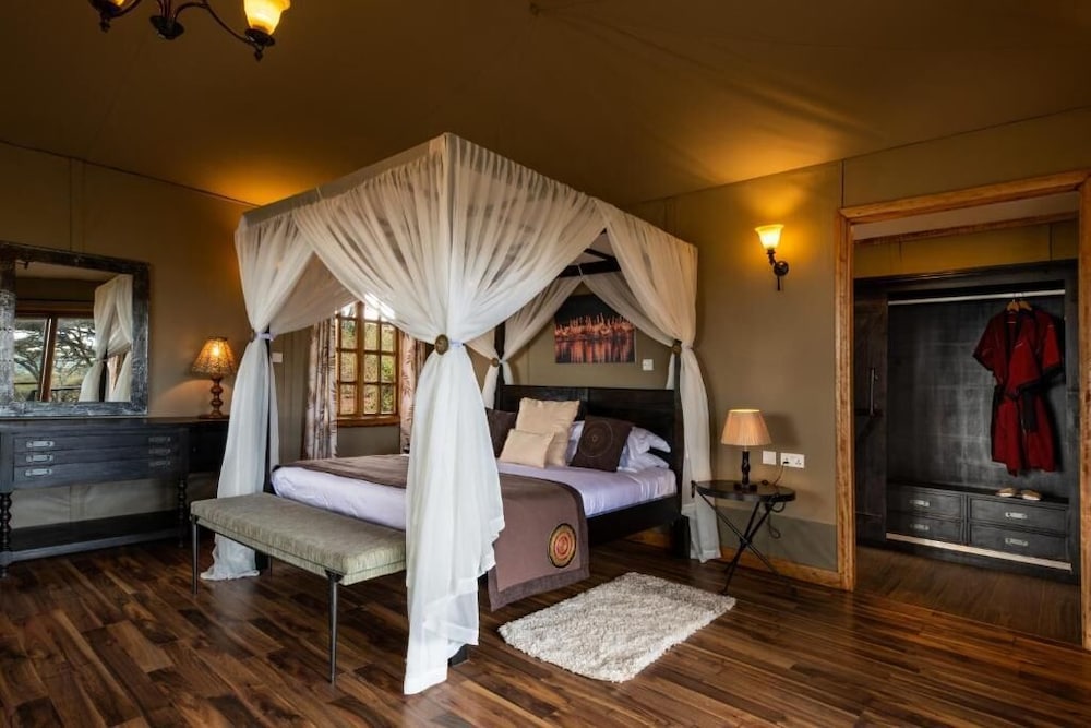 Karibu Camps and Lodges Lions Paw Ngorongoro 23/68
