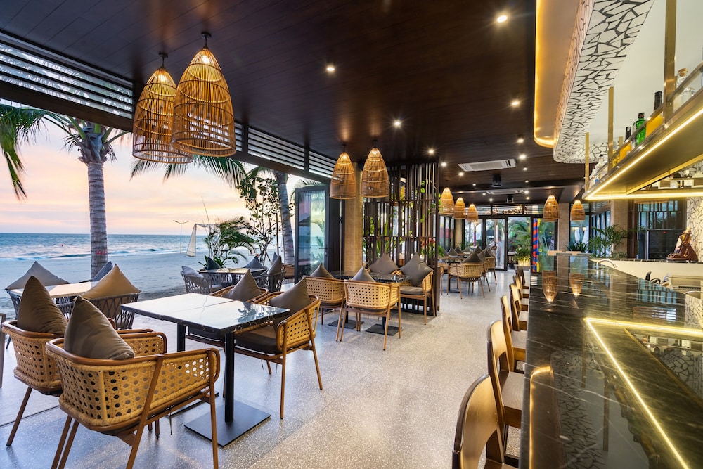 Hoang Ngoc Beach Resort 72/87