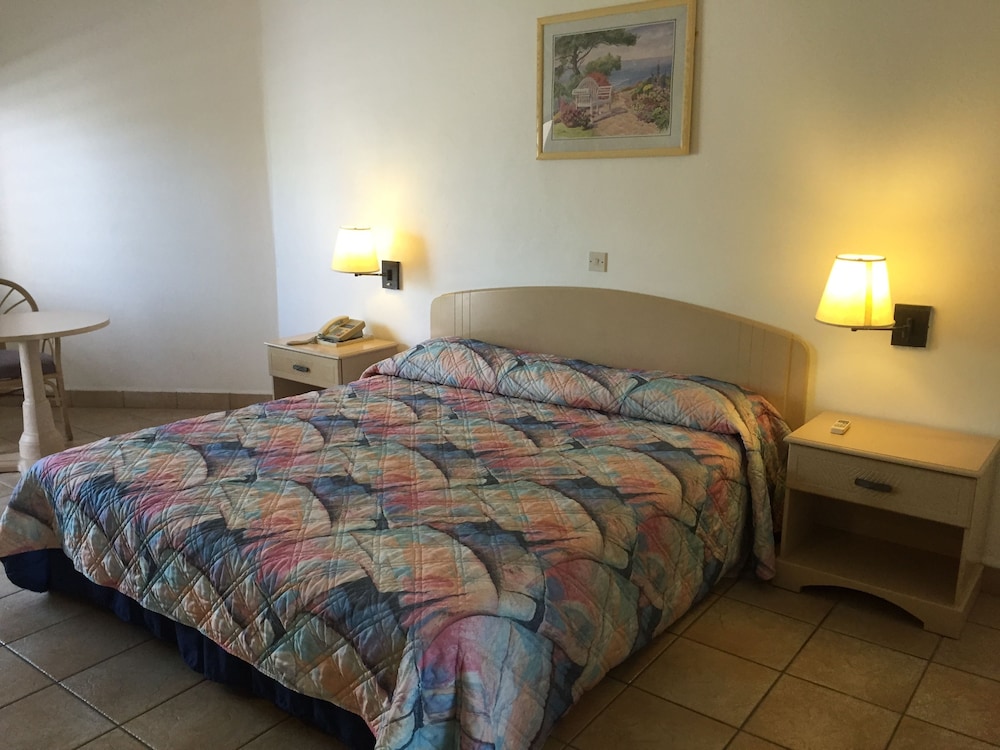 Allamanda Beach Resort 13/47
