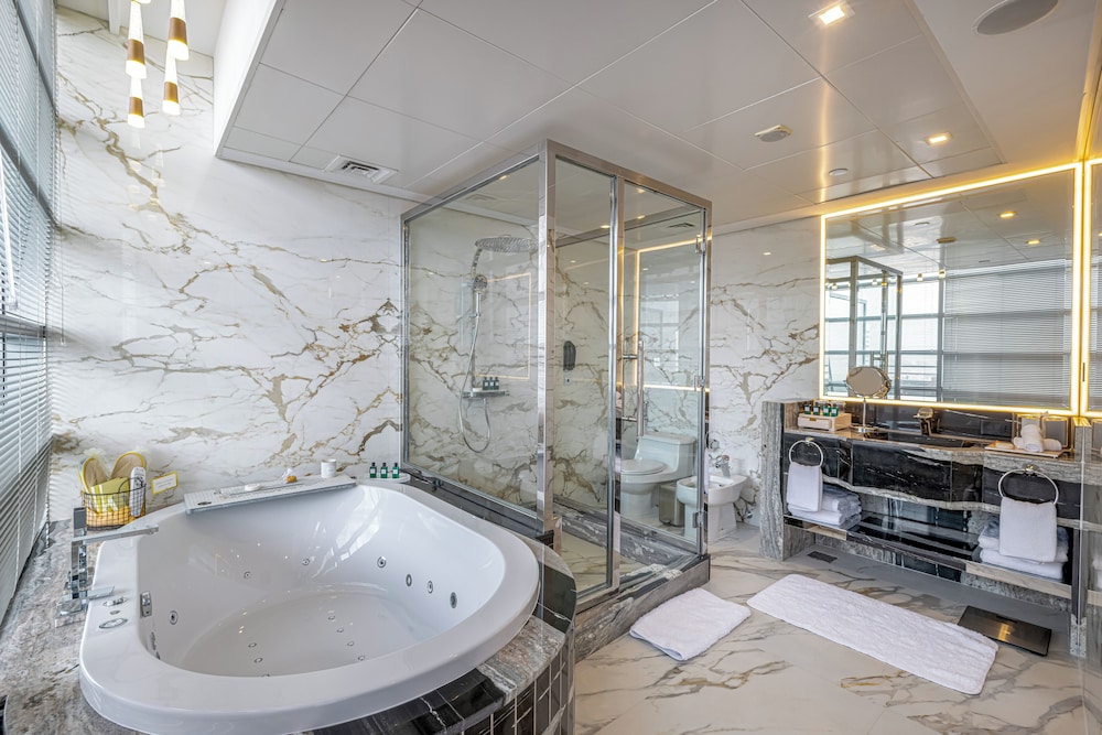 Movenpick Dubai Creek 47/49