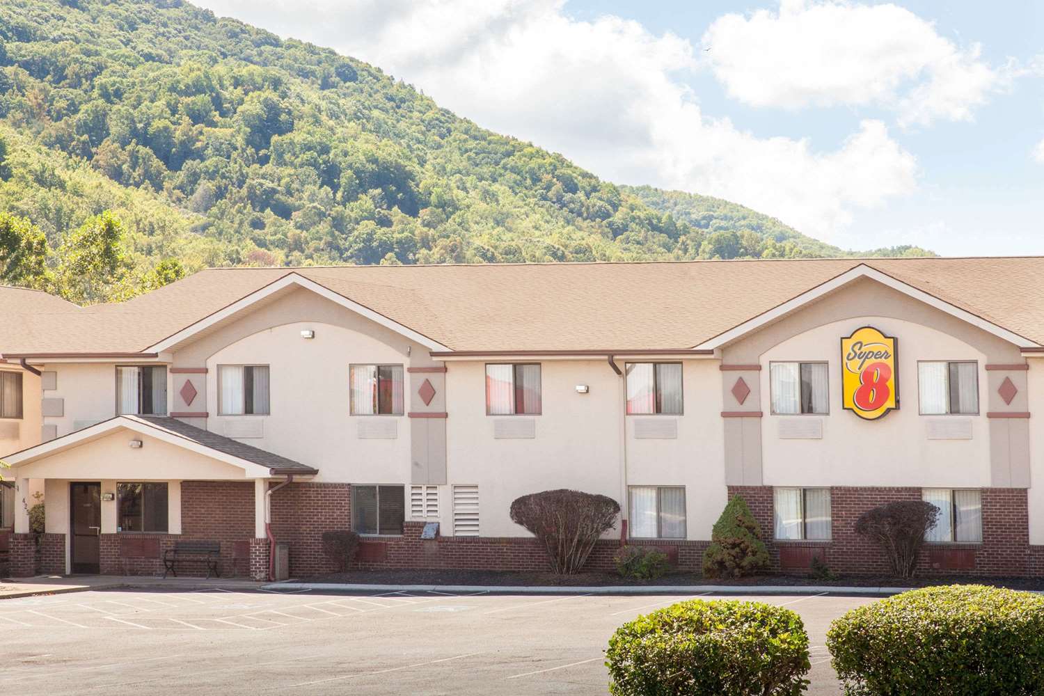 Super 8 by Wyndham Norton VA 3/5