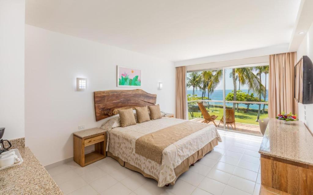 Deluxe, King Bed, Sea Front