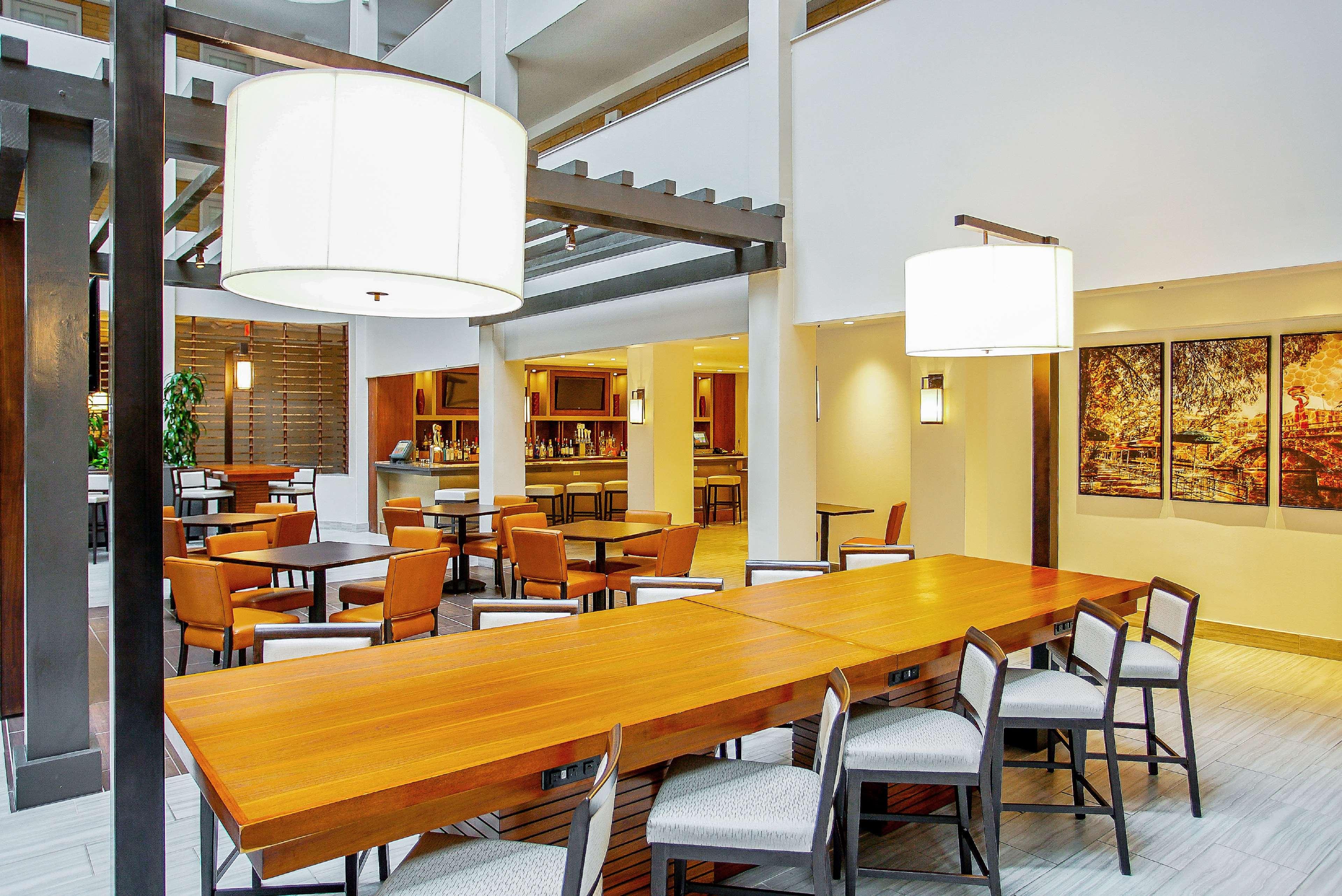 restaurant cafeteria