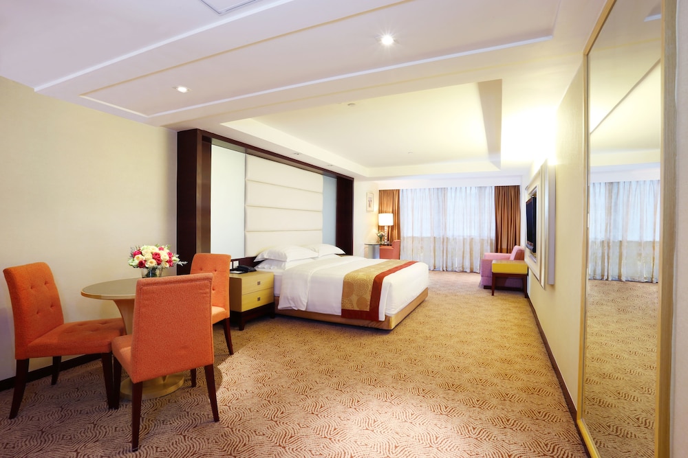STUDIO, DOUBLE BED