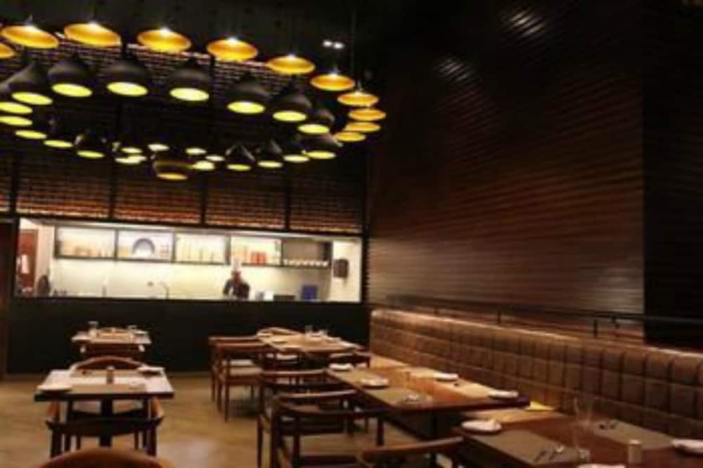 Lemon Tree Premier City Center Gurgaon 43/53