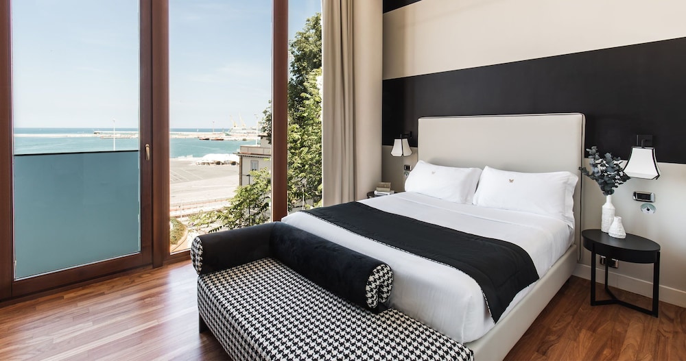 SeePort Hotel 13/81