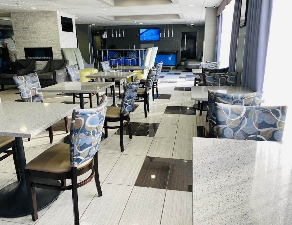 Wyndham Garden Charlotte Executive Park 12/23