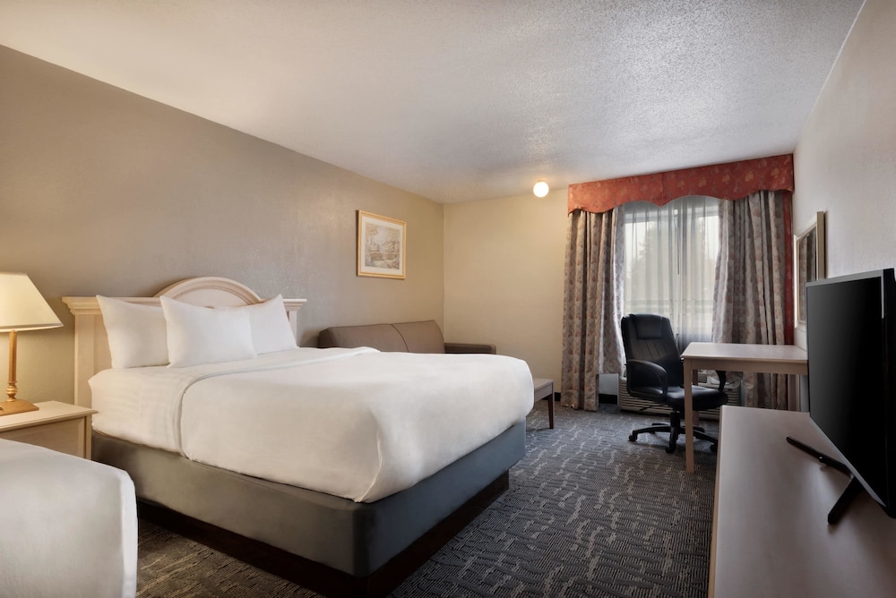 Baymont By Wyndham Des Moines North 15/41