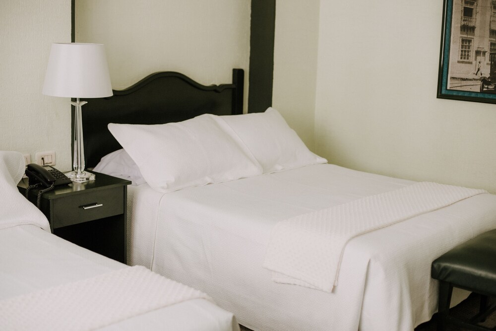 Hotel Leon 13/57