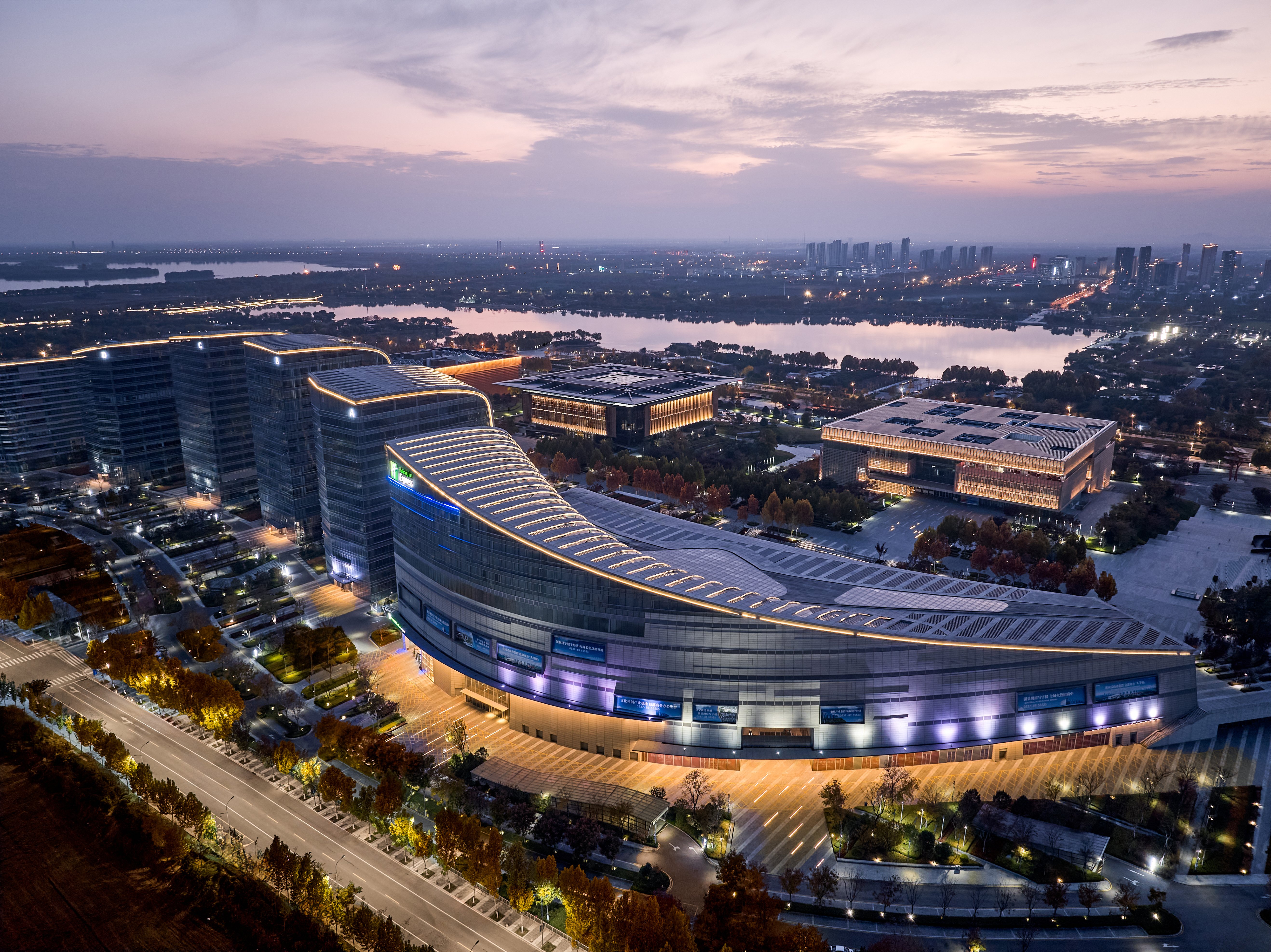 Holiday Inn Express Jining Cultural Center 42/46