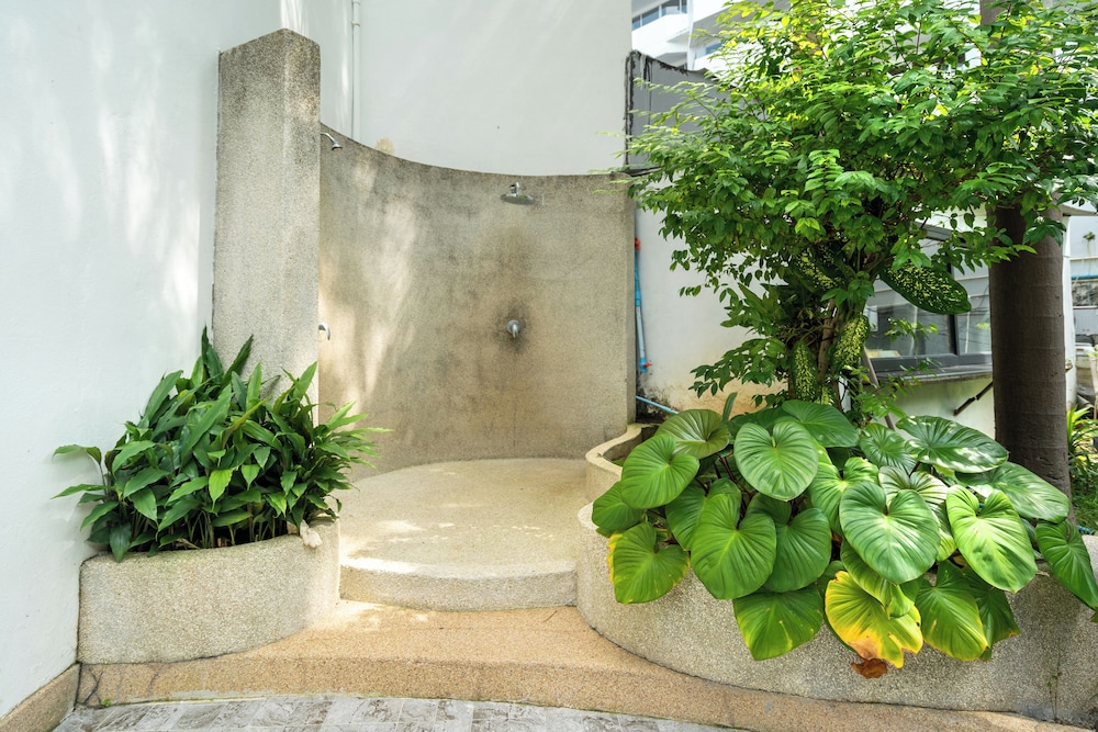 Patong Central Residence & Apartment 40/50