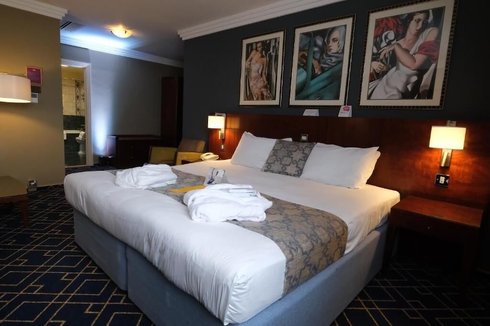 Crowne Plaza Liverpool John Lennon Airport 21/82