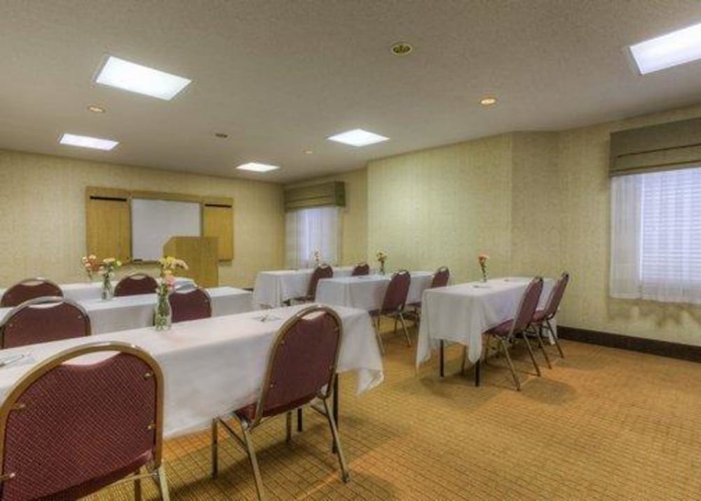 Sleep Inn Pelham Oak Mountain 35/40