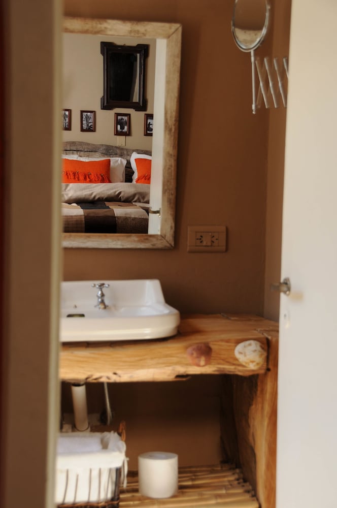 Los Juncos-Patagonian Lake House 21/60