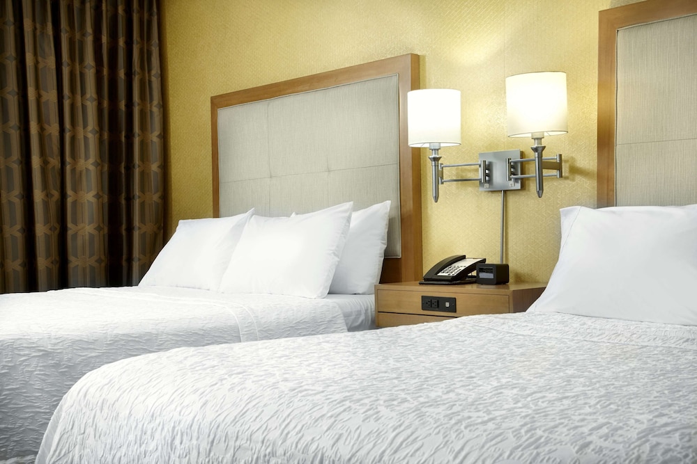 Hampton Inn Suites Pittsburgh Airport South Settlers Ridge 21/60