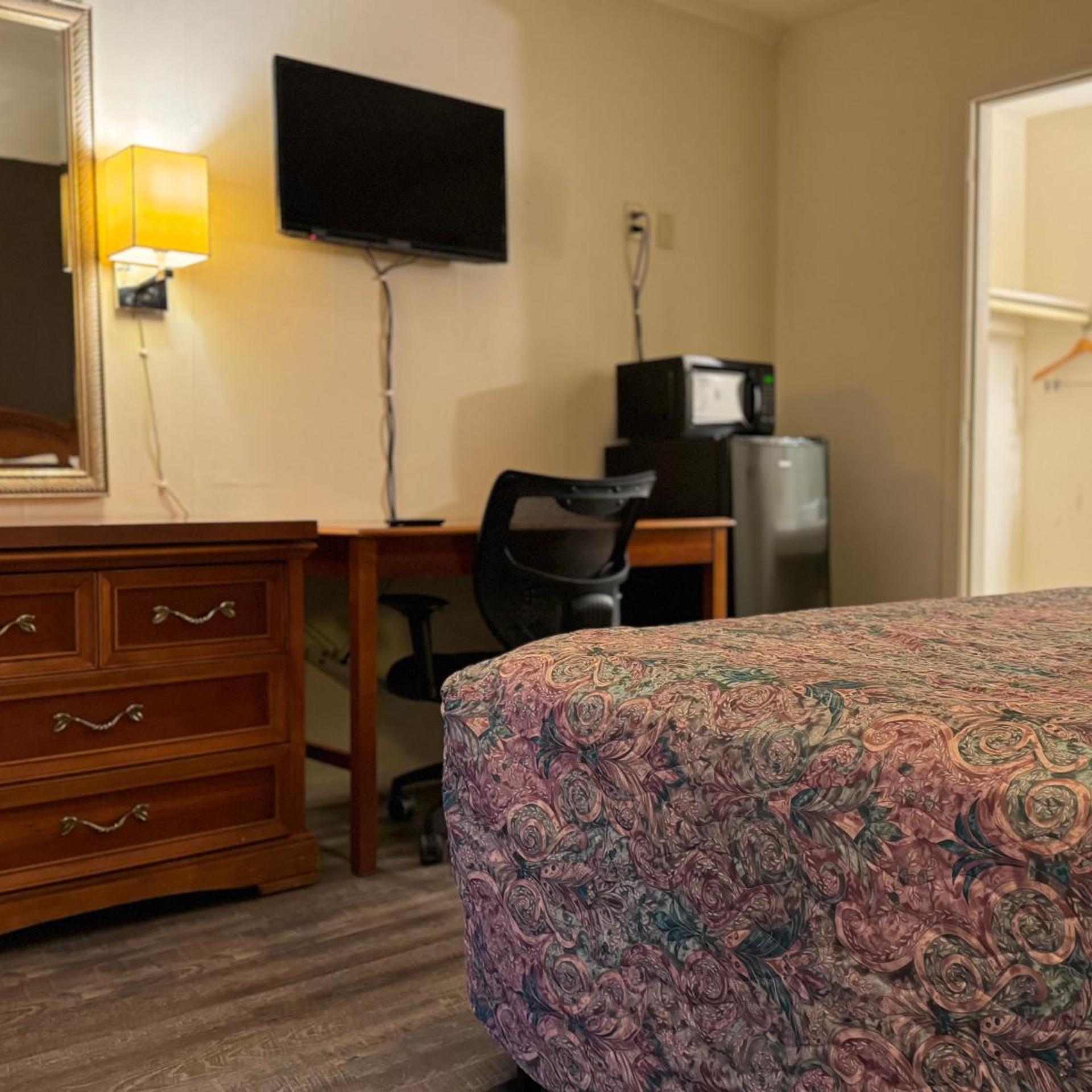 Country Club Inn &amp; Suites 36/51