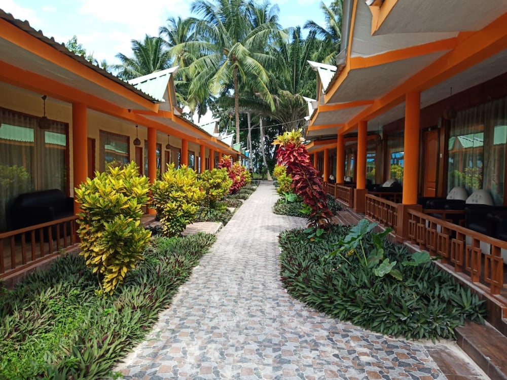 Gold India Beach Resort 21/23
