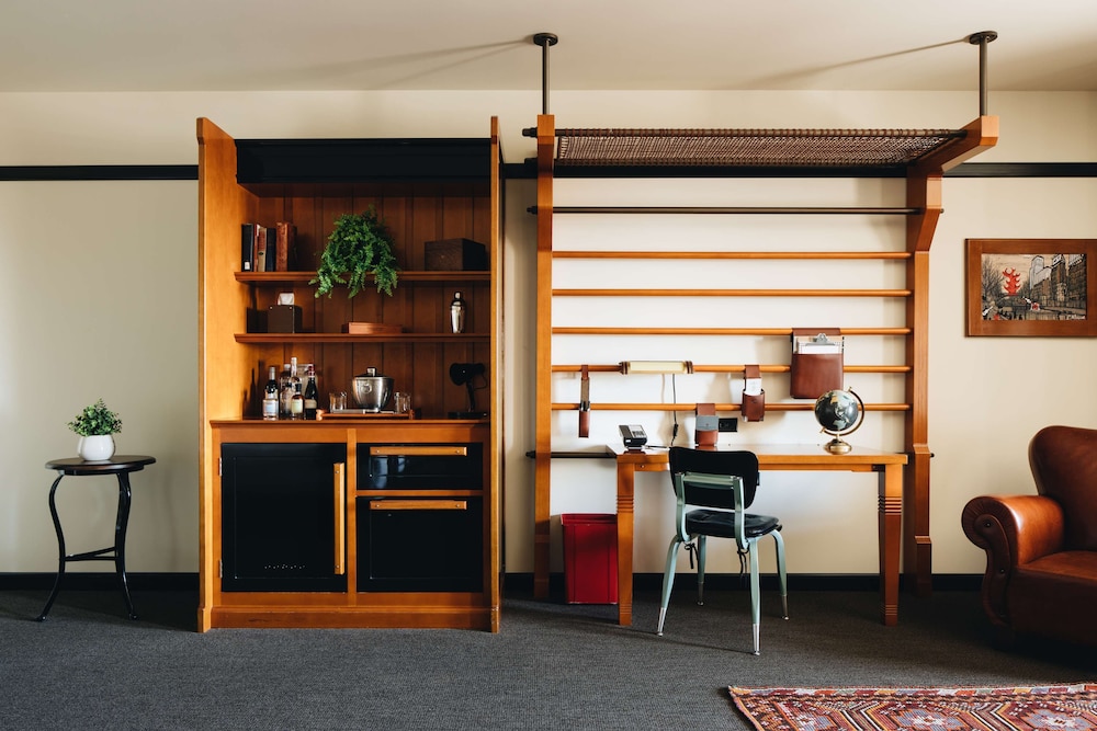 Chicago Athletic Association 48/79