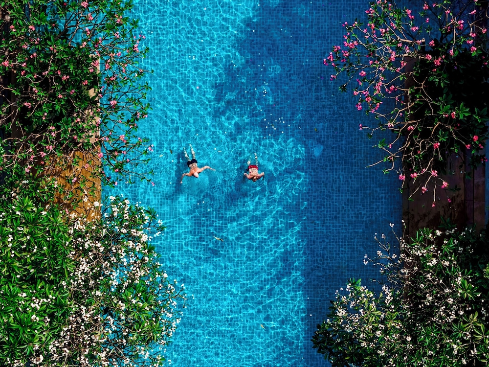 Avalon Beach Resort 69/74
