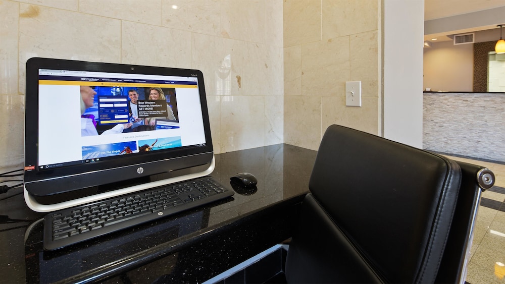 Best Western Roanoke Inn & Suites 17/23