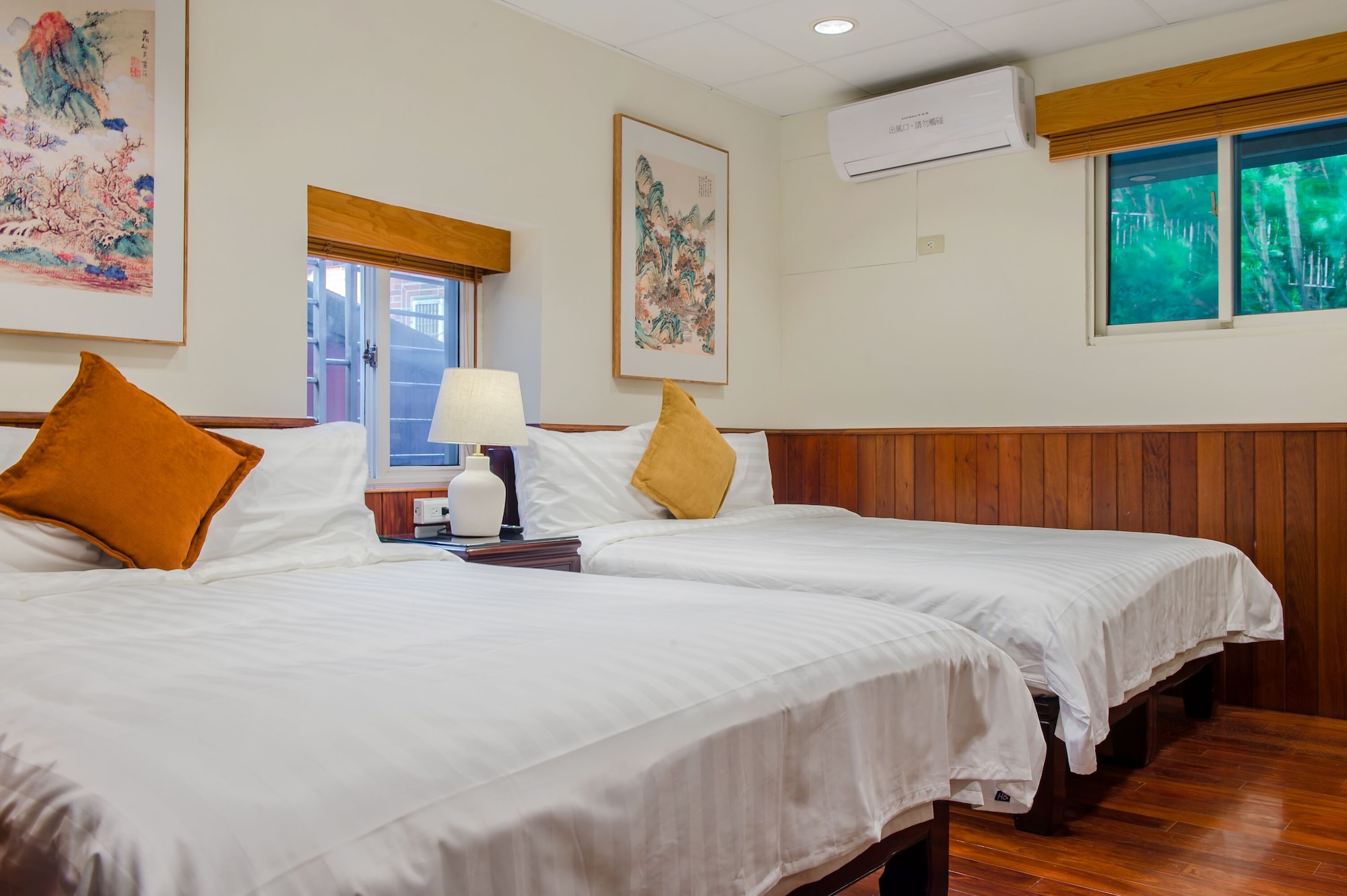Superior, Quadruple, 2 Double Beds