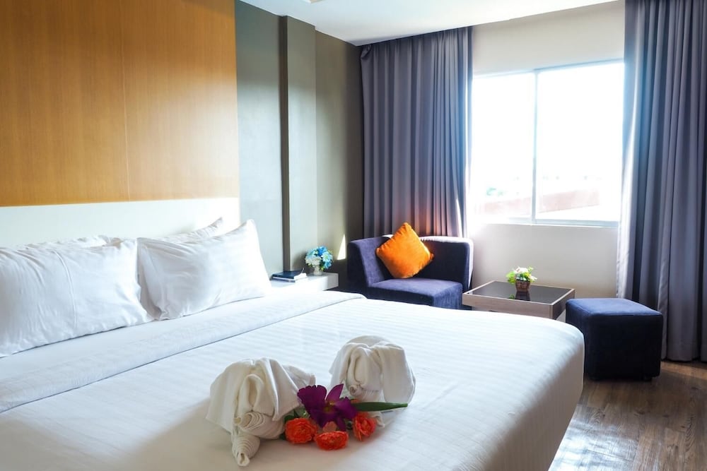 New Travel Lodge Hotel 21/63