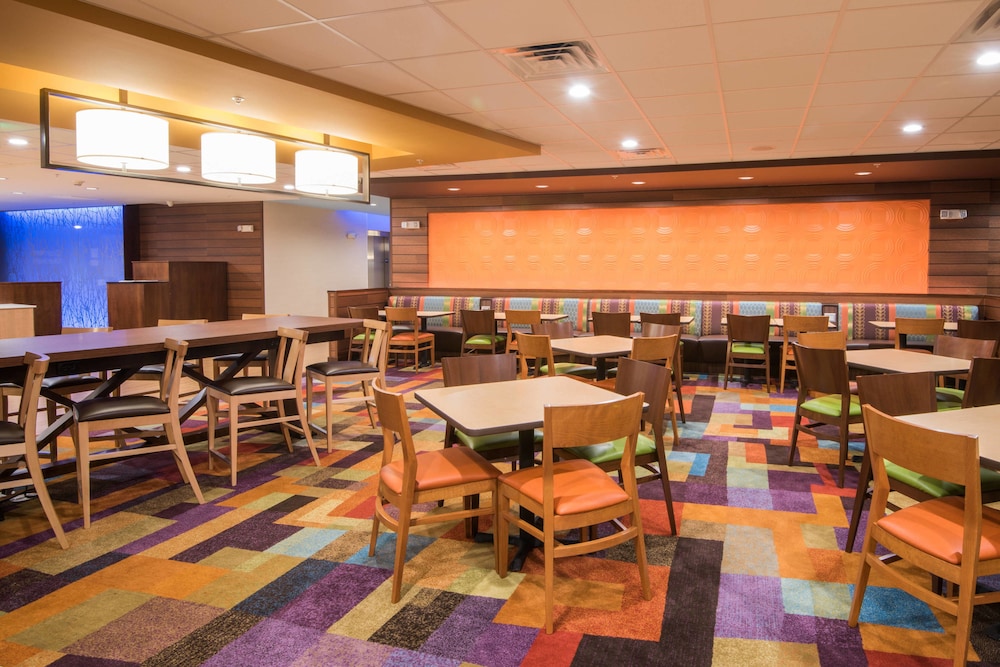 Fairfield Inn Suites Fort Wayne Southwest 22/33