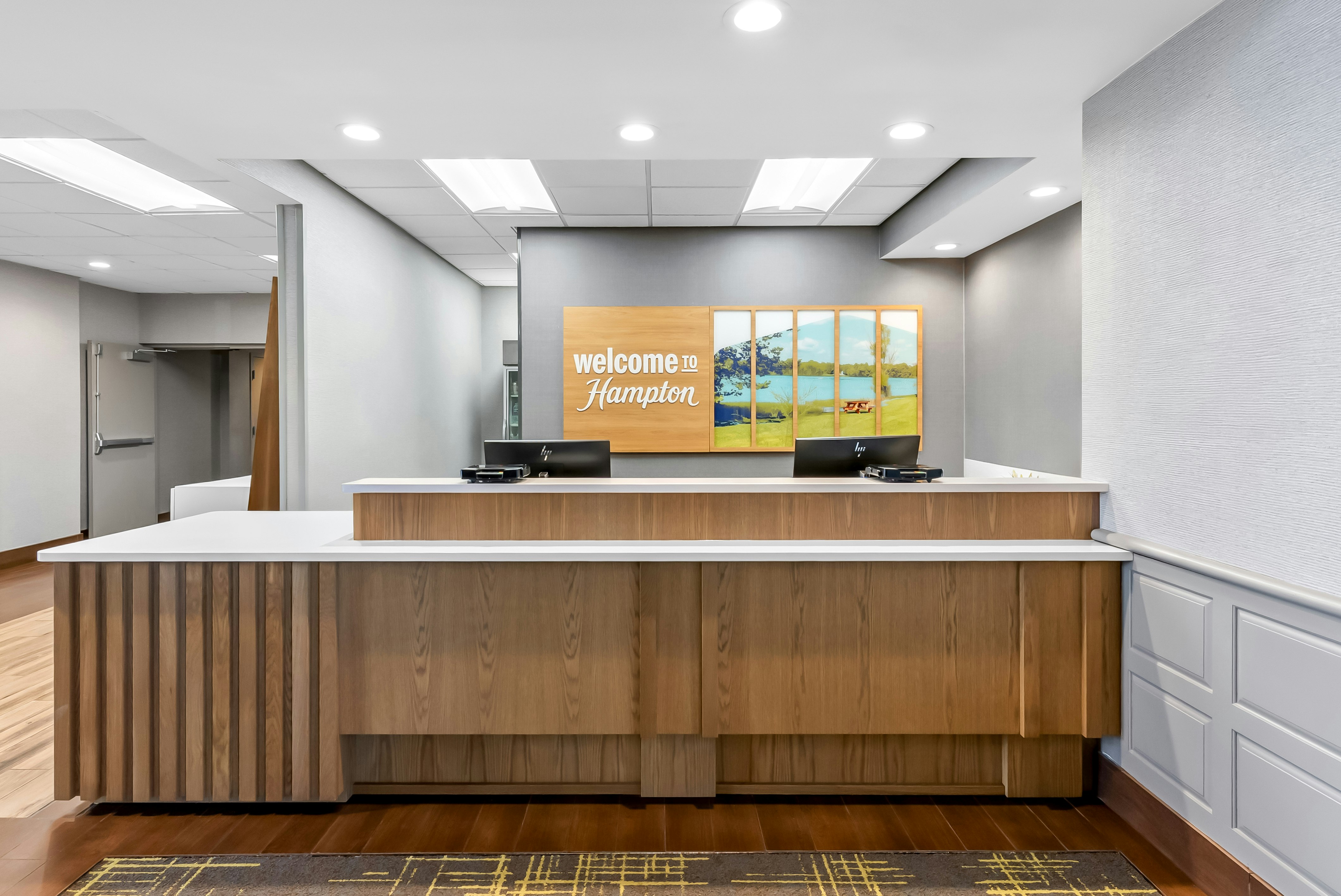 Hampton Inn Suites Scottsburg 8/82
