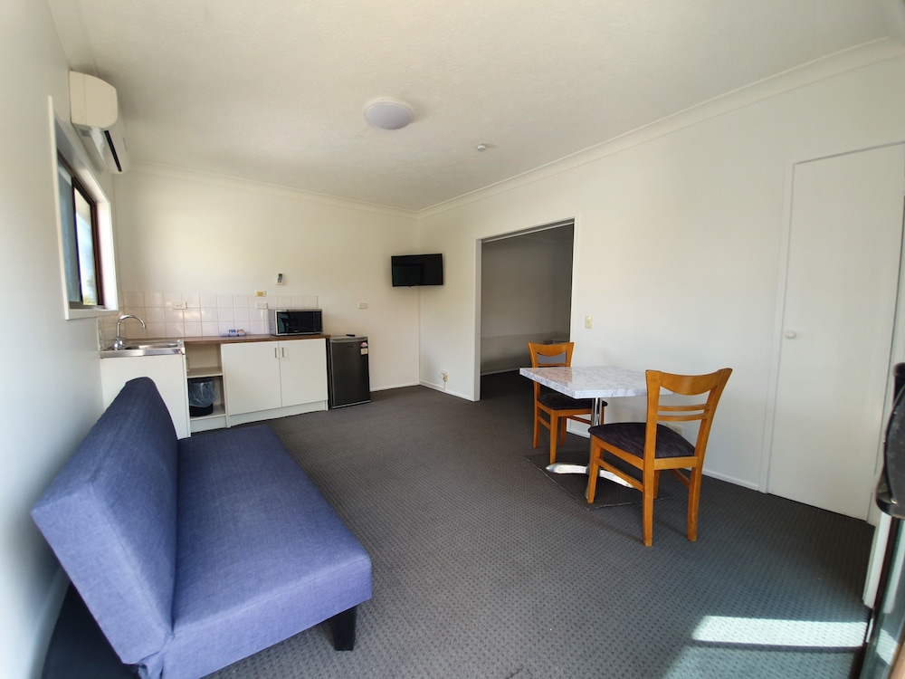 Montego Mermaid Beach Motel 42/69