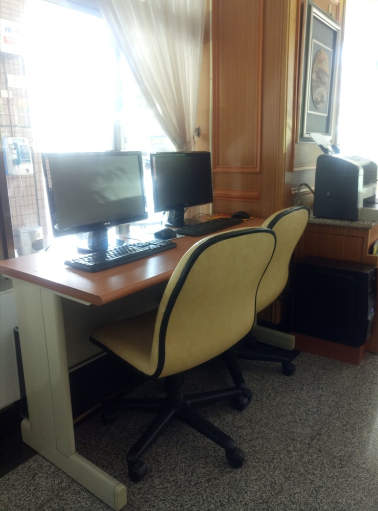 Hua Tong Hotel 48/54