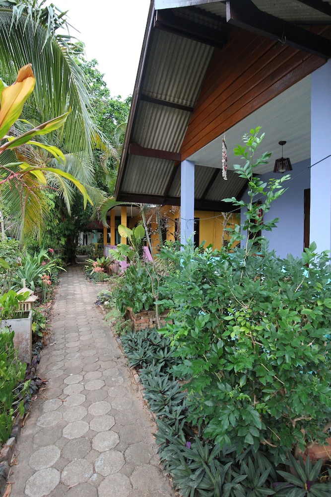Lanta Villa Resort 52/58