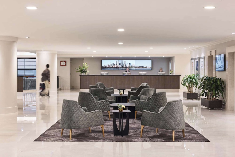 RYDGES WORLD SQUARE 63/66