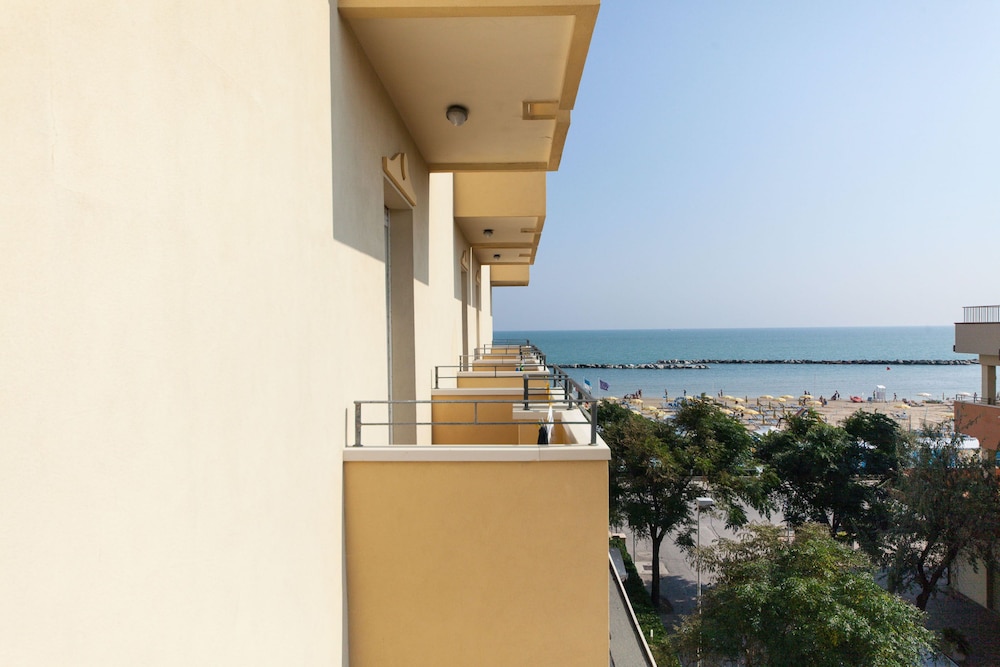 Hotel Palos 71/79